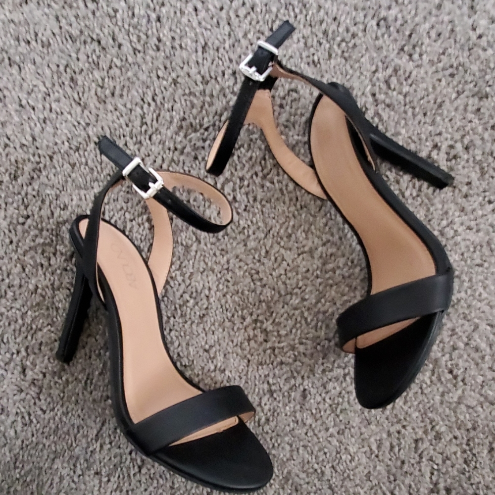 Shoes - Picture 5 of 5